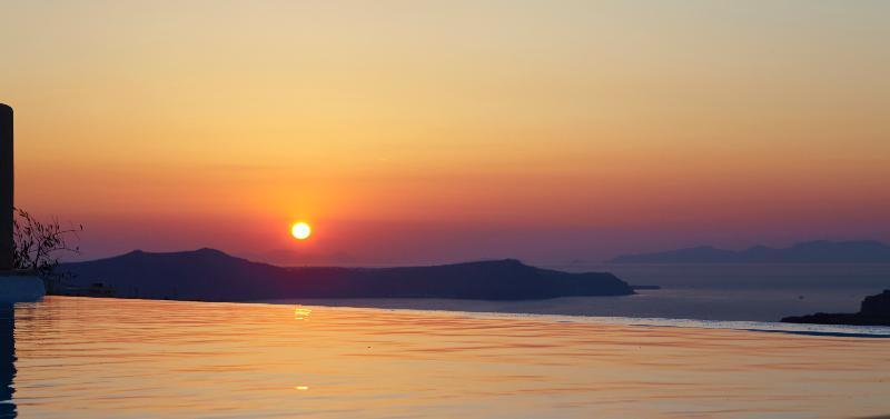 Pýrgos North Santorini A Luxury Spa Hotel מראה חיצוני תמונה