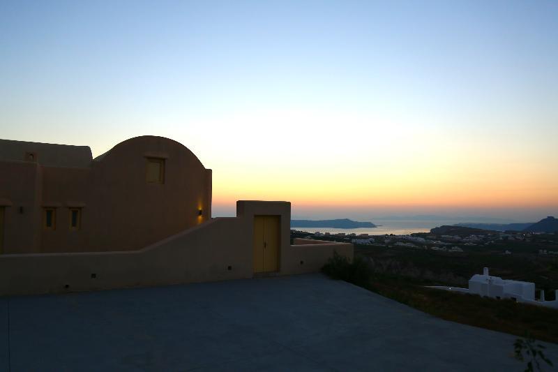 Pýrgos North Santorini A Luxury Spa Hotel מראה חיצוני תמונה