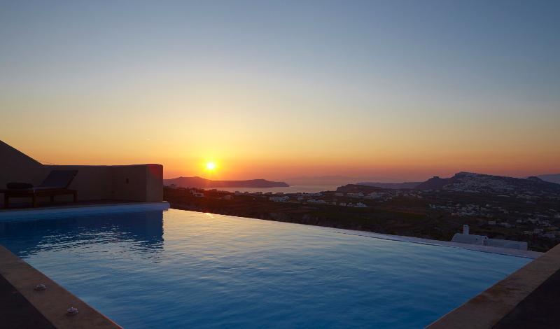 Pýrgos North Santorini A Luxury Spa Hotel מראה חיצוני תמונה